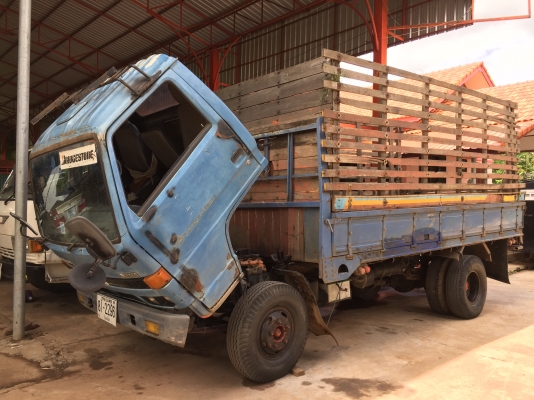 Isuzu NPR61L 125แรง 4BG1 เอฟหลัง เพาเวอร เกียรสั้น หัวยกได้ กะบะยาว 4.3ม เล่มพร้อม Isuzu NPR61L 125แรง 4BG1 เอฟหลัง เพาเวอร เกียรสั้น หัวยกได้ กะบะยาว 4.3ม เล่มพร้อม