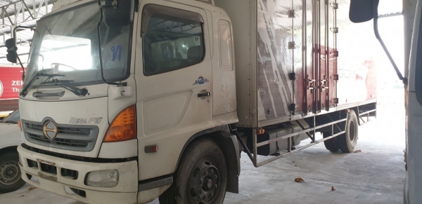 ตู้แห้งขนาดตู้ยาว 7.20 เมตร กว้าง 2.45 เมตร สูง 2.40 เมตร เดิมใส่รถฮีโน่ รุ่น FG 1j ตู้ไม่เคยอุบัติเหตุ หรือเสียทรง ตู้แห้งขนาดตู้ยาว 7.20 เมตร กว้าง 2.45 เมตร สูง 2.40 เมตร เดิมใส่รถฮีโน่ รุ่น FG 1j ตู้ไม่เคยอุบัติเหตุ หรือเสียทรง