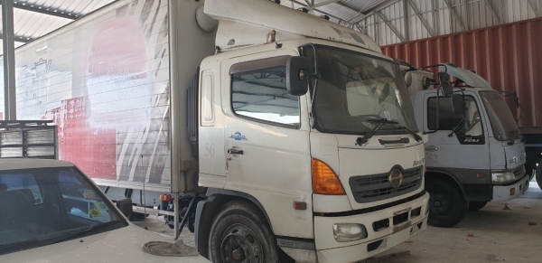ตู้แห้งขนาดตู้ยาว 7.20 เมตร กว้าง 2.45 เมตร สูง 2.40 เมตร เดิมใส่รถฮีโน่ รุ่น FG 1j ตู้ไม่เคยอุบัติเหตุ หรือเสียทรง ตู้แห้งขนาดตู้ยาว 7.20 เมตร กว้าง 2.45 เมตร สูง 2.40 เมตร เดิมใส่รถฮีโน่ รุ่น FG 1j ตู้ไม่เคยอุบัติเหตุ หรือเสียทรง