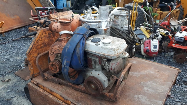 ขาย ปั๊มน้ำ ปั๊มไดโว่ สูบน้ำ ขนาดท่อ 2-3 นิ้ว เก่าญี่ปุ่น ราคาตัวละ 7,500 บาท