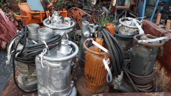 ขาย ปั๊มน้ำ ปั๊มไดโว่ สูบน้ำ ขนาดท่อ 2-3 นิ้ว เก่าญี่ปุ่น ราคาตัวละ 7,500 บาท