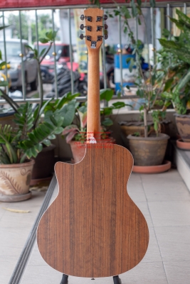 กีต้าร์โปร่งเว้า Enya รุ่น EAG-40C สีไม้ด้าน ของใหม่