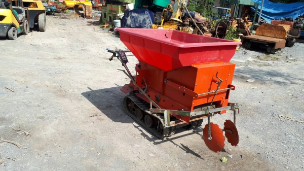 ขาย รถบรรทุก โรยทราย โรยหิน แบบสายพานลำเลียง เก่าญี่ปุ่น เครื่องเบนซิน พร้อมใช้