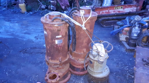 ขาย ปั๊มน้ำ ปั๊มไดโว่ สูบน้ำ ขนาดท่อ 5 นิ้ว เก่าญี่ปุ่น ราคาตัวละ 38,000 บาท