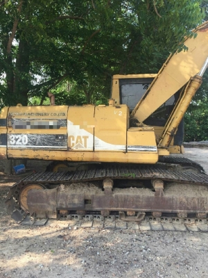 ขาย CAT 320 รถสวย พร้อมใช้งาน ราคา 750,000 บาท ขาย CAT 320 รถสวย พร้อมใช้งาน ราคา 750,000 บาท