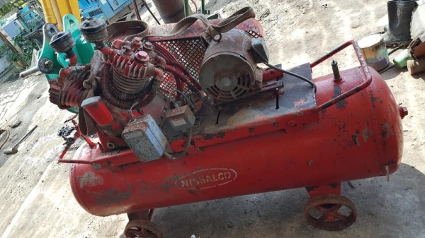 SALE*FROM JAPANเครื่องปั๊มลม HITACHI (NISSALCO), 3.7 KW. ,2 สูบ ,(ได้ทั้งไฟญี่ปุ่น*และ*ไฟโรงงาน 3สาย.380V.ไทย)
