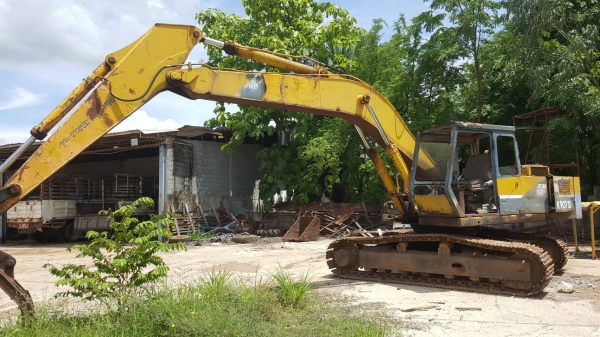 ขาย แบคโฮ KOBELCO 907D คอนโทรลยาว เครื่อง 6D15 เทอร์โบ ปั้ม K3V ช่วงล่างดี แต่ข้อโซ่ไม่สวย โรลเลอร์เต็ม รถพร้อมใช้งาน เอกสารใบซื้อขาย