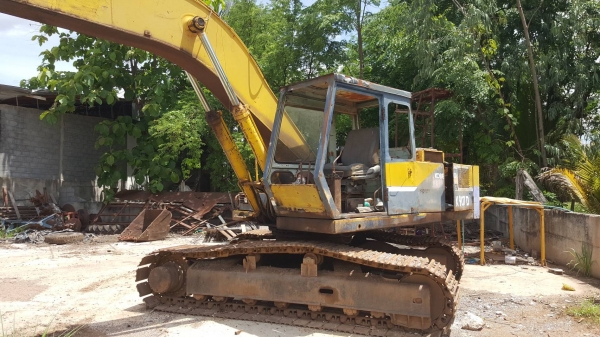 ขาย แบคโฮ KOBELCO 907D คอนโทรลยาว เครื่อง 6D15 เทอร์โบ ปั้ม K3V ช่วงล่างดี แต่ข้อโซ่ไม่สวย โรลเลอร์เต็ม รถพร้อมใช้งาน เอกสารใบซื้อขาย