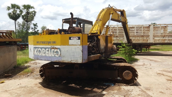 ขาย แบคโฮ KOBELCO 907D คอนโทรลยาว เครื่อง 6D15 เทอร์โบ ปั้ม K3V ช่วงล่างดี แต่ข้อโซ่ไม่สวย โรลเลอร์เต็ม รถพร้อมใช้งาน เอกสารใบซื้อขาย