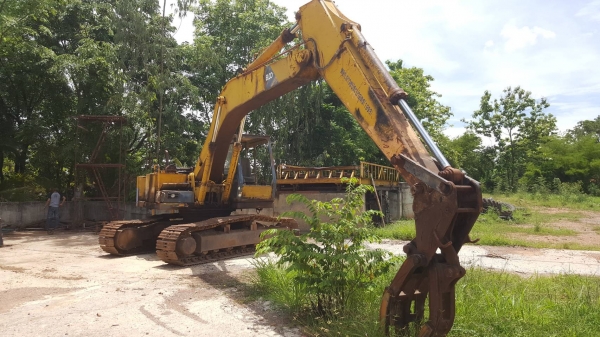 ขาย แบคโฮ KOBELCO 907D คอนโทรลยาว เครื่อง 6D15 เทอร์โบ ปั้ม K3V ช่วงล่างดี แต่ข้อโซ่ไม่สวย โรลเลอร์เต็ม รถพร้อมใช้งาน เอกสารใบซื้อขาย