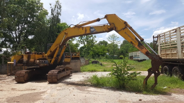 ขาย แบคโฮ KOBELCO 907D คอนโทรลยาว เครื่อง 6D15 เทอร์โบ ปั้ม K3V ช่วงล่างดี แต่ข้อโซ่ไม่สวย โรลเลอร์เต็ม รถพร้อมใช้งาน เอกสารใบซื้อขาย