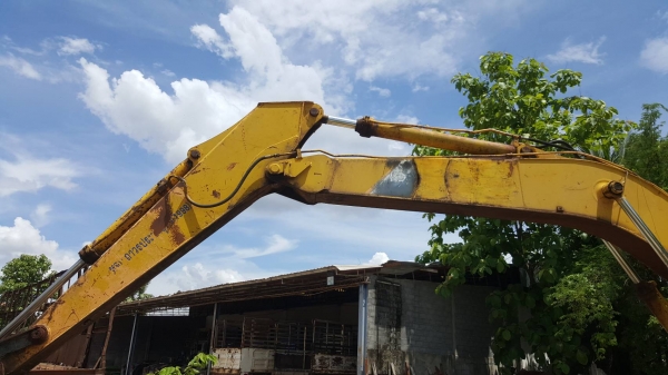 ขาย แบคโฮ KOBELCO 907D คอนโทรลยาว เครื่อง 6D15 เทอร์โบ ปั้ม K3V ช่วงล่างดี แต่ข้อโซ่ไม่สวย โรลเลอร์เต็ม รถพร้อมใช้งาน เอกสารใบซื้อขาย