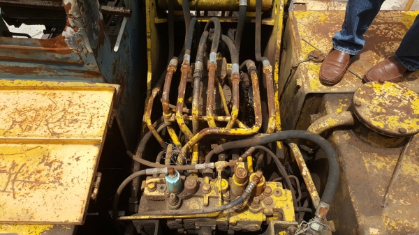 ขาย แบคโฮ KOBELCO 907D คอนโทรลยาว เครื่อง 6D15 เทอร์โบ ปั้ม K3V ช่วงล่างดี แต่ข้อโซ่ไม่สวย โรลเลอร์เต็ม รถพร้อมใช้งาน เอกสารใบซื้อขาย