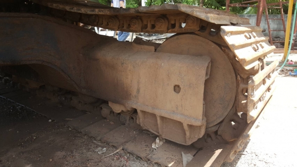 ขาย แบคโฮ KOBELCO 907D คอนโทรลยาว เครื่อง 6D15 เทอร์โบ ปั้ม K3V ช่วงล่างดี แต่ข้อโซ่ไม่สวย โรลเลอร์เต็ม รถพร้อมใช้งาน เอกสารใบซื้อขาย