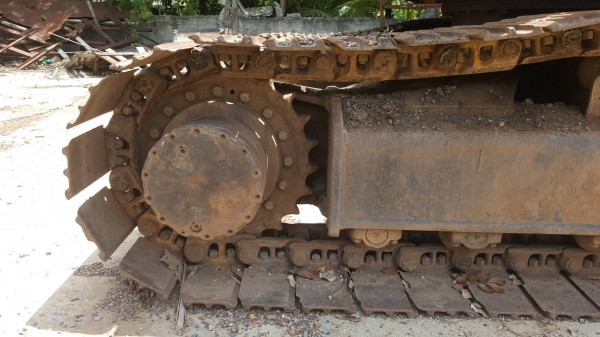 ขาย แบคโฮ KOBELCO 907D คอนโทรลยาว เครื่อง 6D15 เทอร์โบ ปั้ม K3V ช่วงล่างดี แต่ข้อโซ่ไม่สวย โรลเลอร์เต็ม รถพร้อมใช้งาน เอกสารใบซื้อขาย