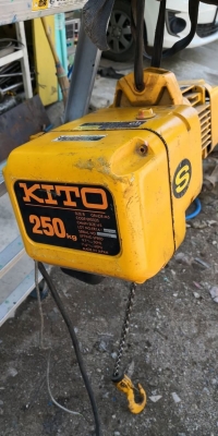8,500 บ.โทร 083-2000058 LINE ID: line832923 รอกโซ่ไฟฟ้ายี่ห้อ KITO ผลิตญี่ปุ่นขนาด 250 Kg. ความเร็วก 8,500 บ.โทร 083-2000058 LINE ID: line832923 รอกโซ่ไฟฟ้ายี่ห้อ KITO ผลิตญี่ปุ่นขนาด 250 Kg. ความเร็วก