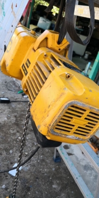 8,500 บ.โทร 083-2000058 LINE ID: line832923 รอกโซ่ไฟฟ้ายี่ห้อ KITO ผลิตญี่ปุ่นขนาด 250 Kg. ความเร็วก