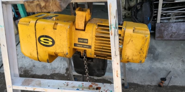8,500 บ.โทร 083-2000058 LINE ID: line832923 รอกโซ่ไฟฟ้ายี่ห้อ KITO ผลิตญี่ปุ่นขนาด 250 Kg. ความเร็วก 8,500 บ.โทร 083-2000058 LINE ID: line832923 รอกโซ่ไฟฟ้ายี่ห้อ KITO ผลิตญี่ปุ่นขนาด 250 Kg. ความเร็วก