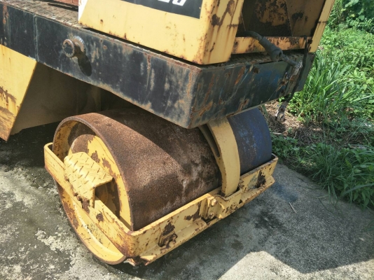 ขายรถบด KOMATSU JV28-1 เอกสารอินวอย ราคา 200000