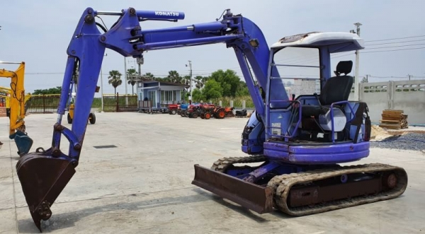 ขายด่วน375,000บาทรถเเบคโฮ โคมัสซู PC50U2รถนอกเพื่งนำเข้ามาใหม่สวยเดิมๆเคื่องดีปั่มแรงคอลโทลน้ำมันปั้มนิ้ว บูมอามร์สวยเร็วแรงไม่โหลด เครื่องโคมัสซู4สูบ 4D84ระบบดีครบรถยังไม่เคยใช้งานในไทยเลย