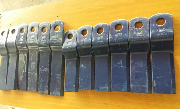 ขายใบมีดตัดหญ้าทุกไซร์ และแผ่นคลัชตัดหญ้าทุกไซร์  สนใจสอบถาม 084-9997463