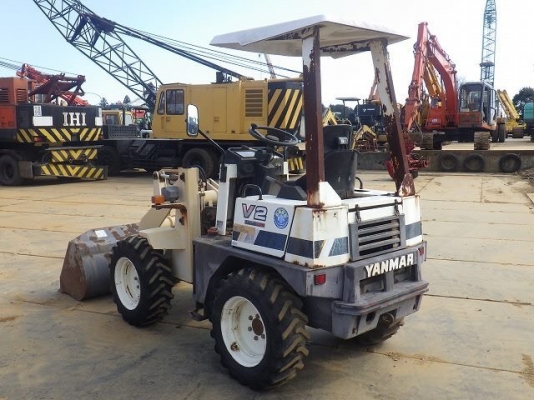 ขายรถตัก YANMAR V2 นำเข้าจากญี่ปุ่น พร้อมใช้ครับ ติดต่อ 063-9316985 ID LINE : 0639316985 ครับ