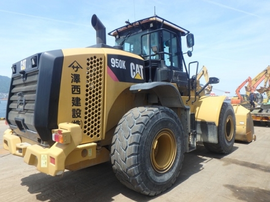 ขายรถตักล้อยาง CAT 950K ปี 2015 นำเข้าเองจากญี่ปุ่น สภาพสวยพร้อมใช้ ถึงเร็วๆนี้ครับ
