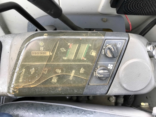 PC40-7 CABIN from JAPAN รถสวยมาก ถึงไทยแล้วครับ PC40-7 CABIN from JAPAN รถสวยมาก ถึงไทยแล้วครับ