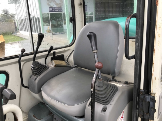 PC40-7 CABIN from JAPAN รถสวยมาก ถึงไทยแล้วครับ PC40-7 CABIN from JAPAN รถสวยมาก ถึงไทยแล้วครับ