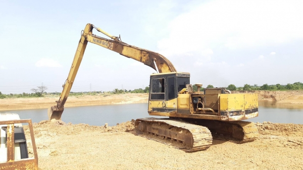 ขาย 375,000 แบคโฮบูมยาว 16 ม. CAT E 200 B เครื่องดี ปั้มแรง เอวแน่น ช่วงล่างดี บูมอามร์มีปะ รถพร้อมใช้งาน  รถอยู่ อยุธยา 064-191-1112