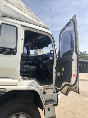 ขายรถหัวลากหางพื้นเรียบ ISUZU GXZ23KZ24เครื่อง270แรงม้ากับหางPSสนใจโทร 081-970-1072