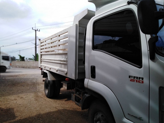 รถอีซูซุ 6 ล้อดัมพ์ FRR - 210 แรงม้า. ปี 56. สนใจติดต่อ 081 - 6079515