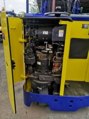 รถไฟฟ้ายืนขับโคมัสสึรุ่น 12 น้ำหนักยก 1.5 ตัน เสาสูง 4 เมตร ฟลูฟรีเข้าตู้ รถนอกนำเข้า