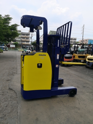 รถไฟฟ้ายืนขับโคมัสสึรุ่น 12 น้ำหนักยก 1.5 ตัน เสาสูง 4 เมตร ฟลูฟรีเข้าตู้ รถนอกนำเข้า