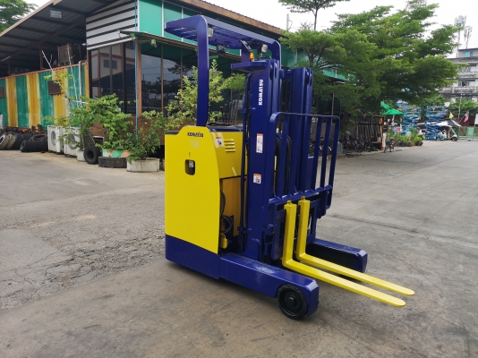 รถไฟฟ้ายืนขับโคมัสสึรุ่น 12 น้ำหนักยก 1.5 ตัน เสาสูง 4 เมตร ฟลูฟรีเข้าตู้ รถนอกนำเข้า