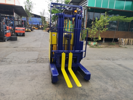 รถไฟฟ้ายืนขับโคมัสสึรุ่น 12 น้ำหนักยก 1.5 ตัน เสาสูง 4 เมตร ฟลูฟรีเข้าตู้ รถนอกนำเข้า