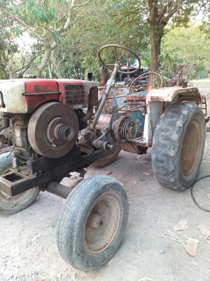 ตัวรถไถนั่งขับ