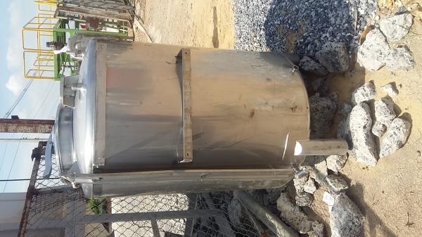 ขาย ถังสแตนเลส 200 ลิตร สภาพดีสวยมากค่ะ