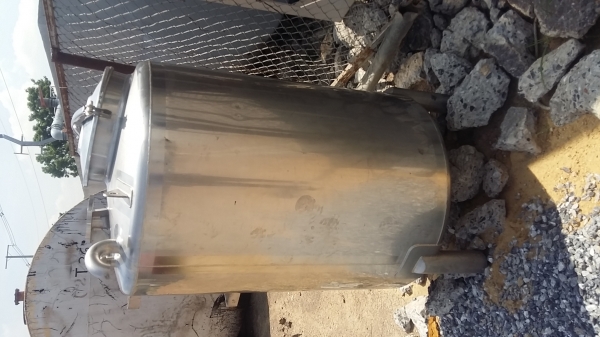 ขาย ถังสแตนเลส 200 ลิตร สภาพดีสวยมากค่ะ