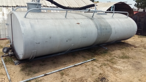 ขาย ถังน้ำมันติดรถ 9000 ลิตร สภาพดีสวยค่ะ