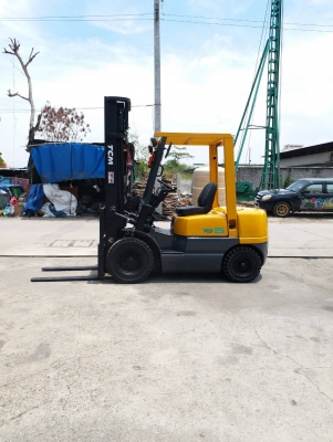 ขายรถยกโฟร์คลิฟท์ยี่ห้อ TCM 2.5 ตัน ดีเซล เสาสูง4 เมตร