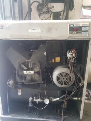 **ขายถูกๆ ปั้มลมมือสองแบบตู้เก็บเสียง(เก่านอก-ญี่ปุ่น)**Iwata 5แรง รุ่นแรงดันสูง ทดสอบเรียบร้อย แน่นๆนิ่งๆครับ