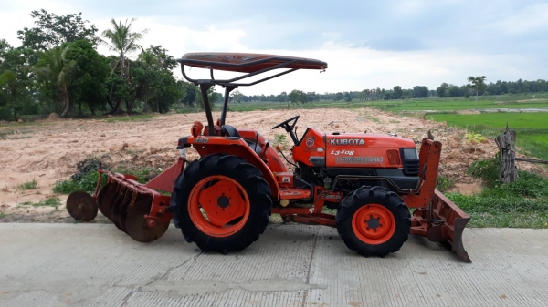 ขาย L3408DTสภาพพร้อมใช้งาน เครื่อง เกียรดี ไม่หอนไฮโลลิกแจ๋วๆ มาพร้อมอุปกร ดันหน้า+ผาน6ผาน6เล่มทะเบียนพร้อมโอนปี51