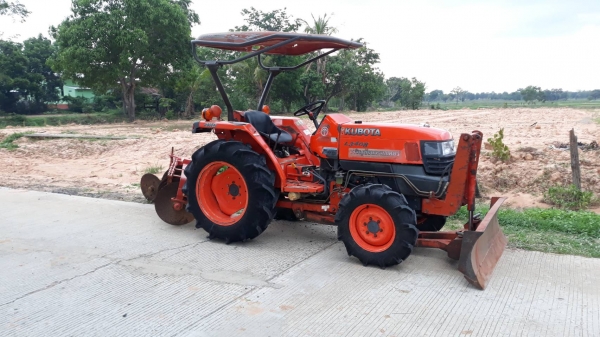 ขาย L3408DTสภาพพร้อมใช้งาน เครื่อง เกียรดี ไม่หอนไฮโลลิกแจ๋วๆ มาพร้อมอุปกร ดันหน้า+ผาน6ผาน6เล่มทะเบียนพร้อมโอนปี51