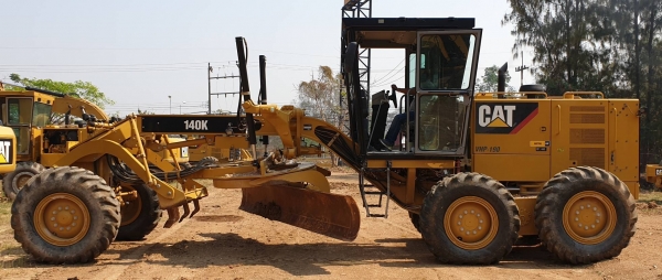 ขายรถเกรดCAT140K 1,300 ชม.เอกสารเล่มทะเบียนราคา 5,900,000