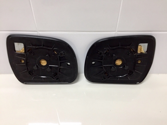 ขายเลนส์กระจกมองข้างตัดแสง TOYOTA รุ่น ALPHARD ปี08