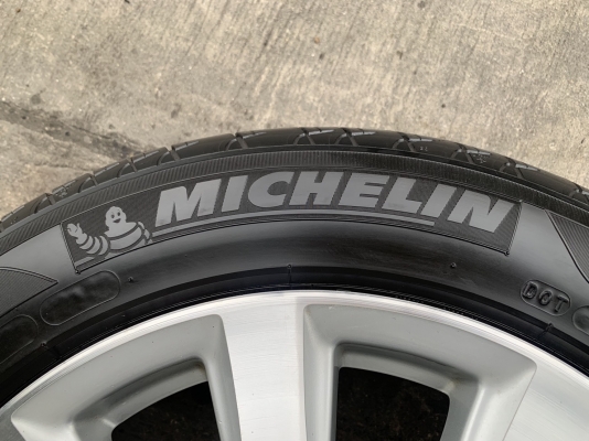 ล้อแม็ก Toyota Camry ขอบ 17 (ลาย 9 ก้าน) พร้อมยาง 215-55-17 Michelin ปลายปี 15