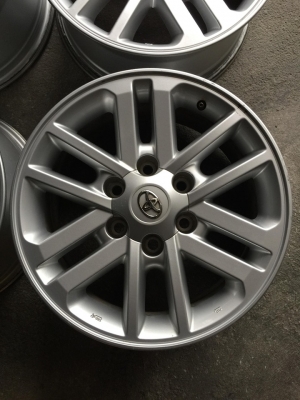 ชุดที่2 ล้อฟอจูนเนอร์17 ไม่ซ่อมคตดุ้ง มีลอยตามใช้งานเล็กน้อย สนใจโทร0879050181.ส่งได้ทั่วไทย