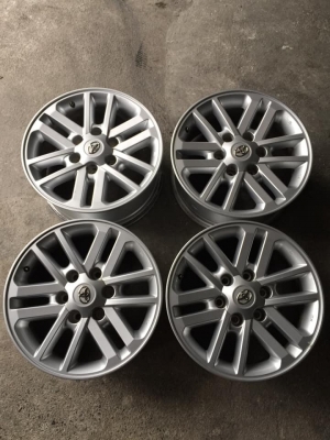 ชุดที่2 ล้อฟอจูนเนอร์17 ไม่ซ่อมคตดุ้ง มีลอยตามใช้งานเล็กน้อย สนใจโทร0879050181.ส่งได้ทั่วไทย