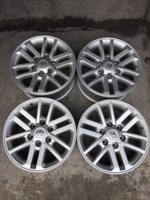 ชุดที่3 ล้อฟอจูนเนอร์17+น๊อต เดิมๆไม่ซ่อมคตดุ้ง มีลอยตามการใช้งาน โทร0879050181.ส่งได้ทั่วไทย